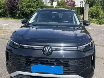 Gebraucht VW Tayron Life 150 PS (110 kW) 2025 Schwarz SUV