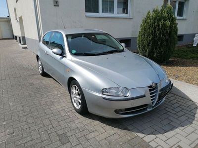 gebraucht Alfa Romeo 147 Alfa1.9 JTD 16V 103 kW 1 Jahr tüv