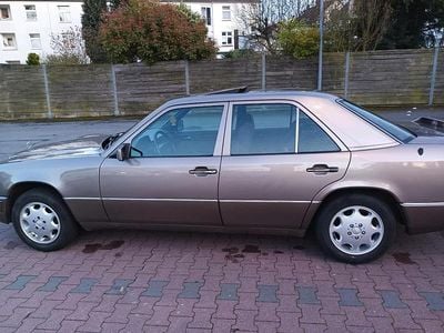 Usata Mercedes 300 146 CV (107 kW) 1991 Marrone Berlina
