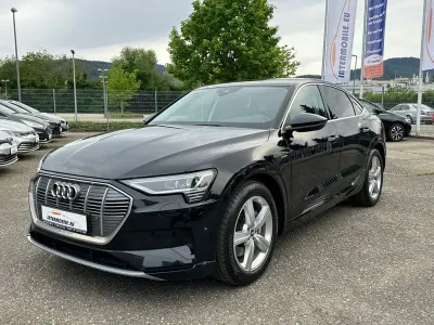 Gebraucht Audi e-tron Sportback 300 kW (408 PS) 2021 Mythosschwarz metallic SUV