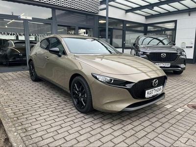 Neu Mazda 3 Nagisa 140 PS (102 kW) 2026 Zicron sand (grün) Limousine