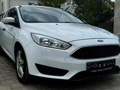 Gebraucht Ford Focus 101 PS (74 kW) 2016 Weiß Kombi