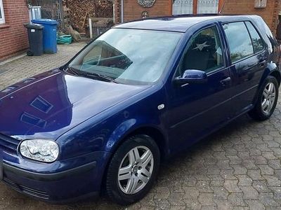 Usata VW Golf IV 75 CV (55 kW) 2002 Blu Utilitaria
