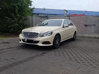Mercedes E200