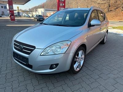 Silber Gebraucht 2009 Kia Ceed Kleinwagen | 2.400 € (Guter Preis)