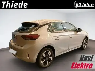 Gebraucht Opel Corsa-e Elegance 100 kW (136 PS) 2023 Kristall silber metallic Kleinwagen