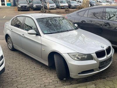 Silber Gebraucht 2008 BMW 318 Advantage Limousine | 1.350 € (Superpreis)