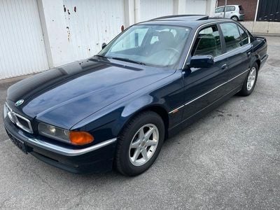 BMW 728