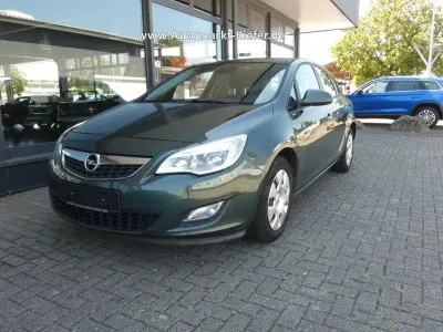 Gebraucht Opel Astra 116 PS (85 kW) 2010 Grün Limousine