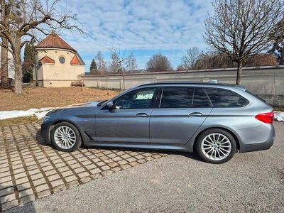 Grau Gebraucht 2018 BMW 530 Performance Kombi | 22.990 € (Fairer Preis)