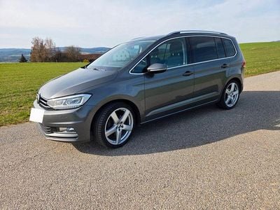 Gebraucht VW Touran Comfortline 150 PS (110 kW) 2016 Grau Van / Kleinbus
