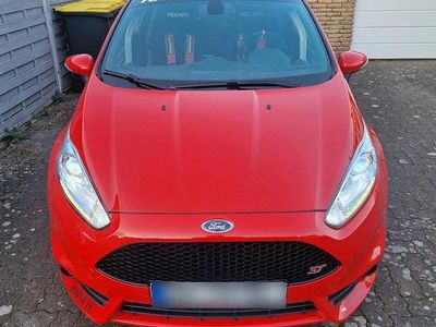 Gebraucht Ford Fiesta ST 182 PS (133 kW) 2016 Rot Coupé
