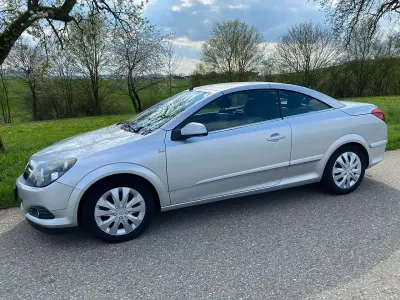 Używany Opel Astra Cabriolet Cosmo 140 KM (102 kW) 2007 Srebrny Kabriolet