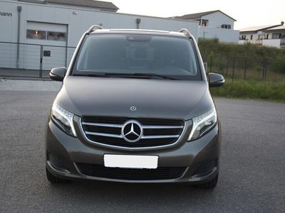Mercedes V220