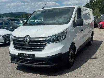 Gebraucht Renault Trafic Komfort 131 PS (96 kW) 2023 Weiß Van / Kleinbus