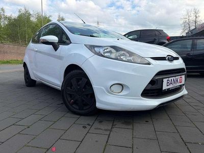 Usata Ford Fiesta Champions Edition 82 CV (60 kW) 2012 Bianco Utilitaria