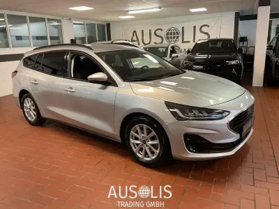 Gebraucht Ford Focus Cool & Connect 120 PS (88 kW) 2023 Moondust silver Kombi