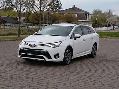 Gebraucht Toyota Avensis Edition-S 143 PS (105 kW) 2016 Weiß Kombi
