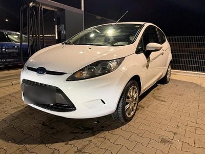 Weiß Gebraucht 2010 Ford Fiesta Trend Kleinwagen | 3.599 € (Etwas zu teuer)