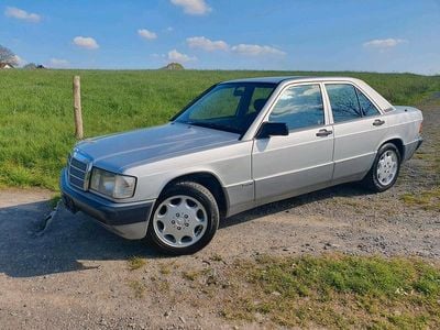 Usata Mercedes 190 Sportline 109 CV (80 kW) 1993 Argento Berlina