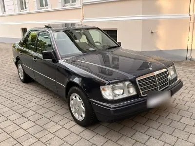 Gebraucht Mercedes E280 193 PS (141 kW) 1994 Blau Limousine
