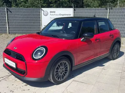 Gebraucht Mini Cooper 114 kW (156 PS) 2025 Rot Kleinwagen