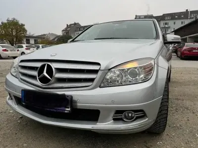 Gebraucht Mercedes C180 156 PS (114 kW) 2010 Silber Limousine
