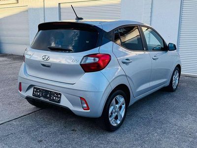 Gebraucht Hyundai i10 Edition 30 67 PS (49 kW) 2021 Silber Kleinwagen