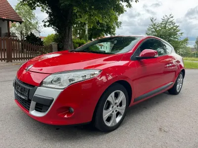 Gebraucht Renault Mégane Coupé Dynamique 131 PS (96 kW) 2010 Rot Coupé