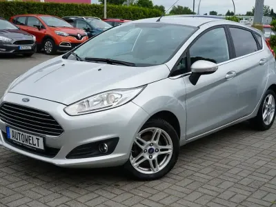 Gebraucht Ford Fiesta Titanium 82 PS (60 kW) 2014 Silber Kleinwagen