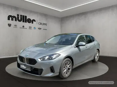 Gebraucht BMW 120 150 PS (110 kW) 2025 Skyscraper grau Kleinwagen