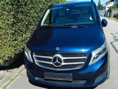 Gebraucht Mercedes V250 Avantgarde 190 PS (139 kW) 2018 Blau Van / Kleinbus
