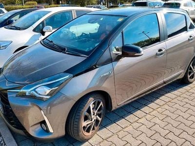 Usata Toyota Yaris Hybrid Style 101 CV (74 kW) 2019 Andere farben Utilitaria