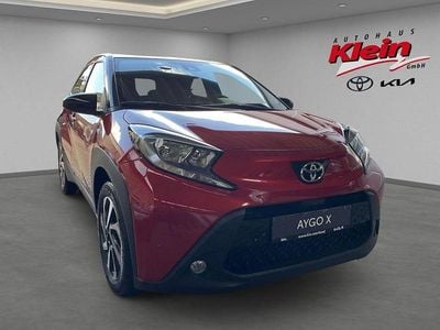 Rot Neu 2025 Toyota Aygo X SUV | 19.460 € (Etwas zu teuer)