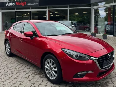 Gebraucht Mazda 3 Exclusive-Line 105 PS (77 kW) 2018 Rot Limousine