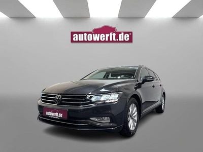 Grau Gebraucht 2023 VW Passat Business Kombi | 24.999 € (Guter Preis)