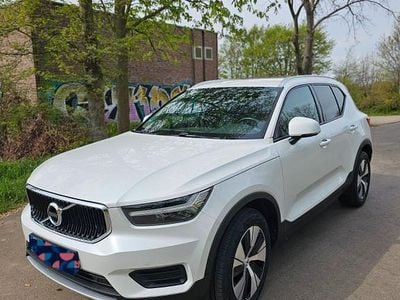 Usata Volvo XC40 Momentum 197 CV (144 kW) 2022 Bianco SUV