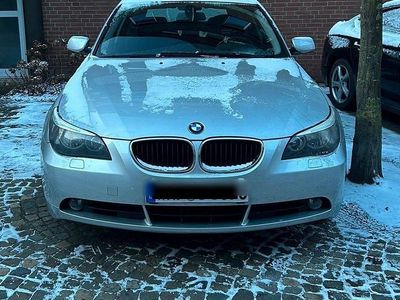 Gebraucht BMW 525 163 PS (119 kW) 2005 Silber Limousine