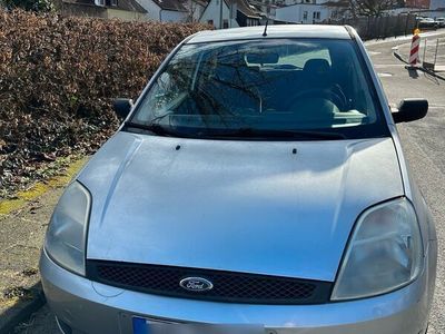 gebraucht Ford Fiesta 1,3