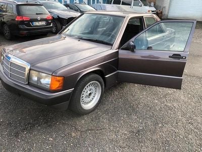 Braun Gebraucht 1992 Mercedes 190 Limousine | 15.000 €