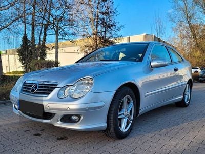 Gebraucht Mercedes C180 143 PS (105 kW) 2007 Silber Coupé