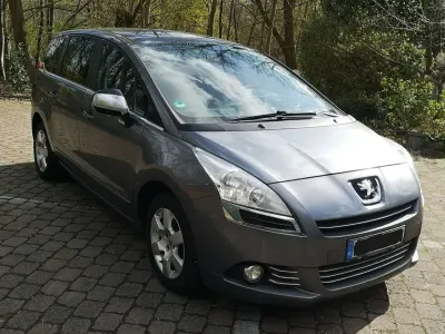 Gebraucht Peugeot 5008 Family 150 PS (110 kW) 2012 Grau Van / Kleinbus