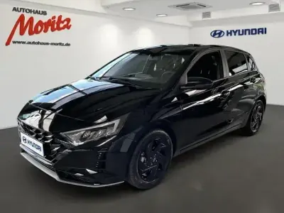 Neu Hyundai i20 Blackline 90 PS (66 kW) 2026 Schwarz Kleinwagen