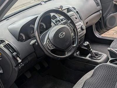 Usata Kia Ceed 109 CV (80 kW) 2009 Nero Utilitaria