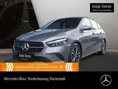 Gebraucht Mercedes B200 Progressive 150 PS (110 kW) 2025 Mountain grau Van / Kleinbus