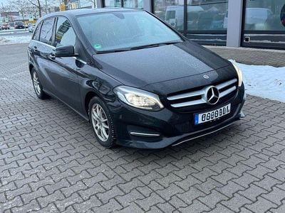 Schwarz Gebraucht 2017 Mercedes B200 Urban Van / Kleinbus | 8.900 € (Superpreis)
