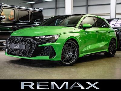 Neu Audi RS3 Sport 400 PS (294 kW) 2026 Grün Limousine