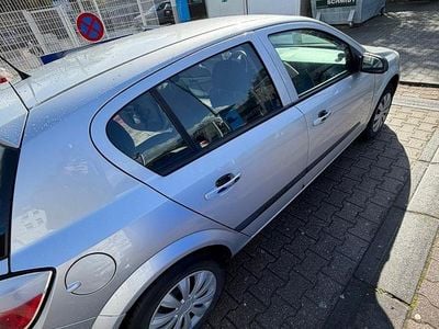 Gebraucht Opel Astra 90 PS (66 kW) 2008 Silber Kleinwagen