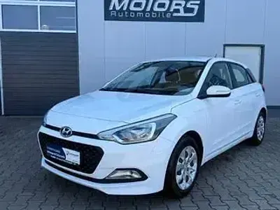 Gebraucht Hyundai i20 GO! 75 PS (55 kW) 2018 Weiß Limousine