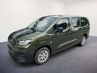 Nuova Fiat Doblò 131 CV (96 kW) 2025 Verde Monovolume